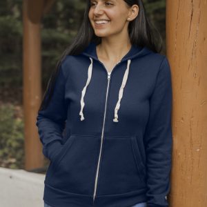 Le chandail à capuchon et fermeture éclair – Femme