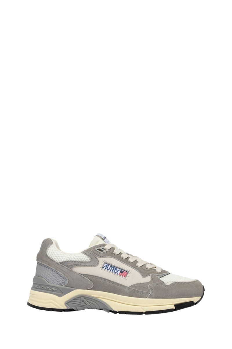 BASKETS HYPERWAY EN CUIR SUEDE GRIS CLAIR AUTRY