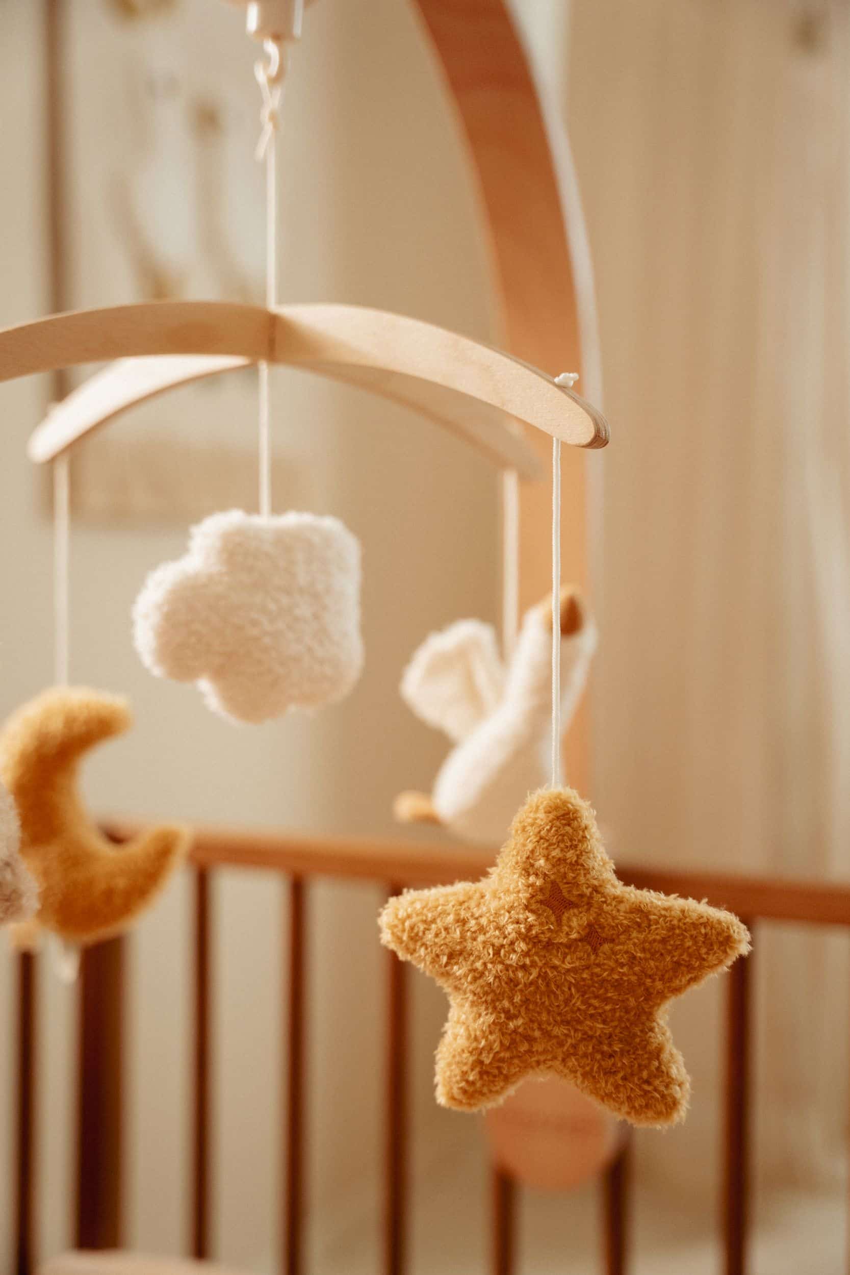 Mobile musical en bois FSC – Newborn – Image 5