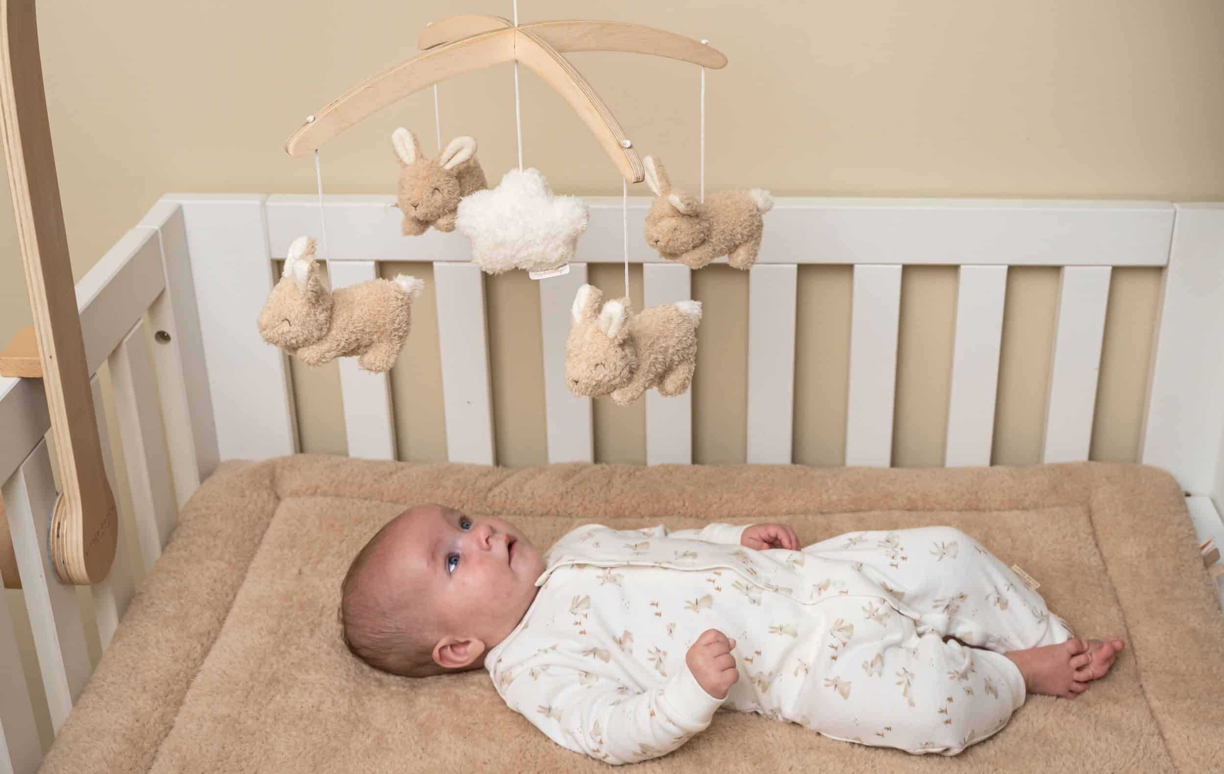 Mobile musical en bois Baby Bunny – Image 2