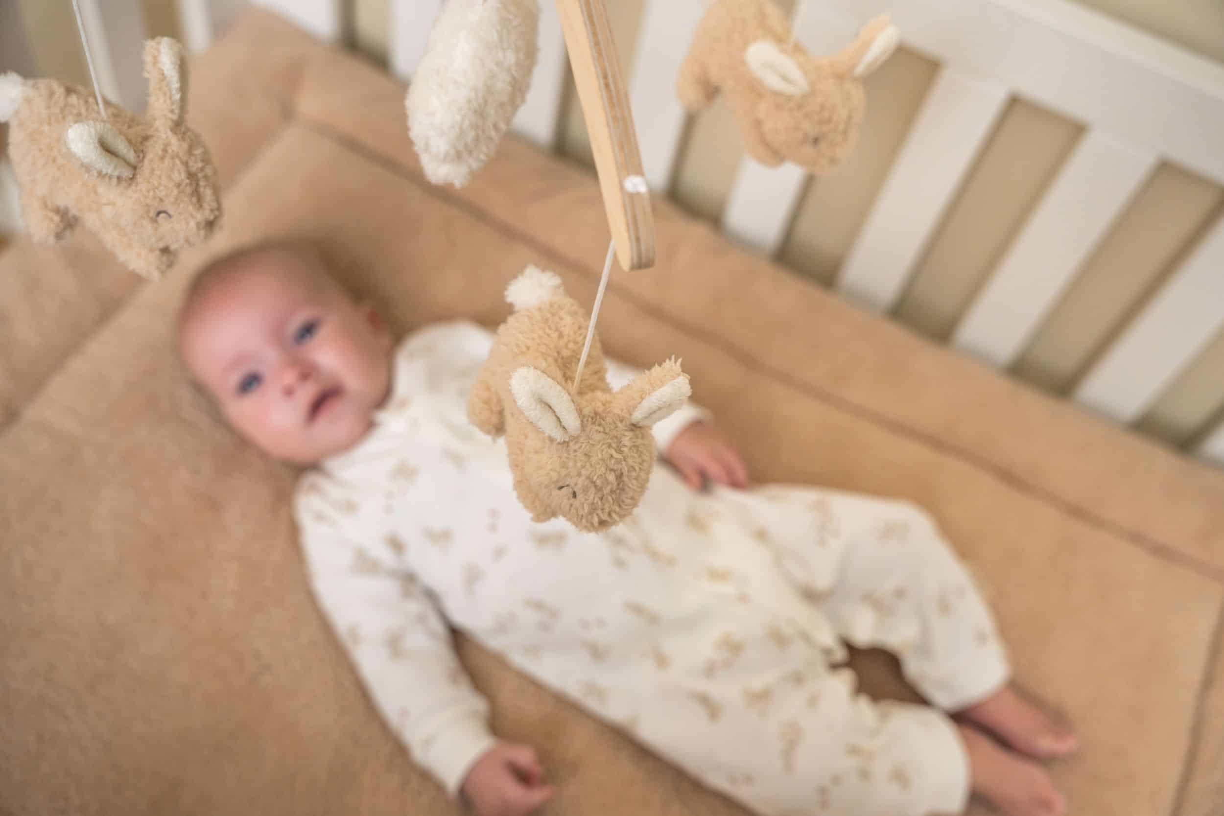 Mobile musical en bois Baby Bunny – Image 7