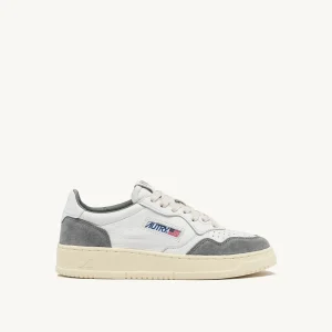 BASKETS MEDALIST LOW EN CUIR ET DAIM BLANC ET GRAY AUTRY