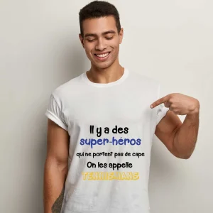 T-shirt Il y a des super héros qui ne portent pas de cape on les appelle tennismans