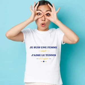 T-shirt Je suis une femme simple j&rsquo;aime le tennis et l&rsquo;apéro